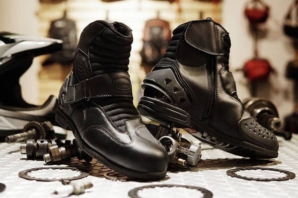 Sepatu Touring Eiger Fastener Mid Cut